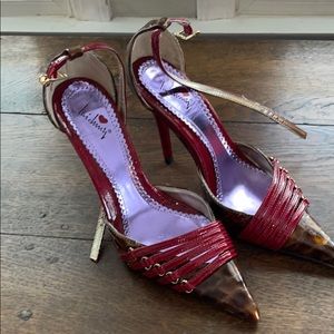 Ankle strap two piece pump